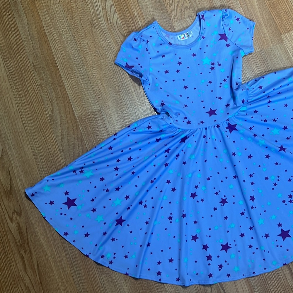 Star dresses - Picture 6 of 13